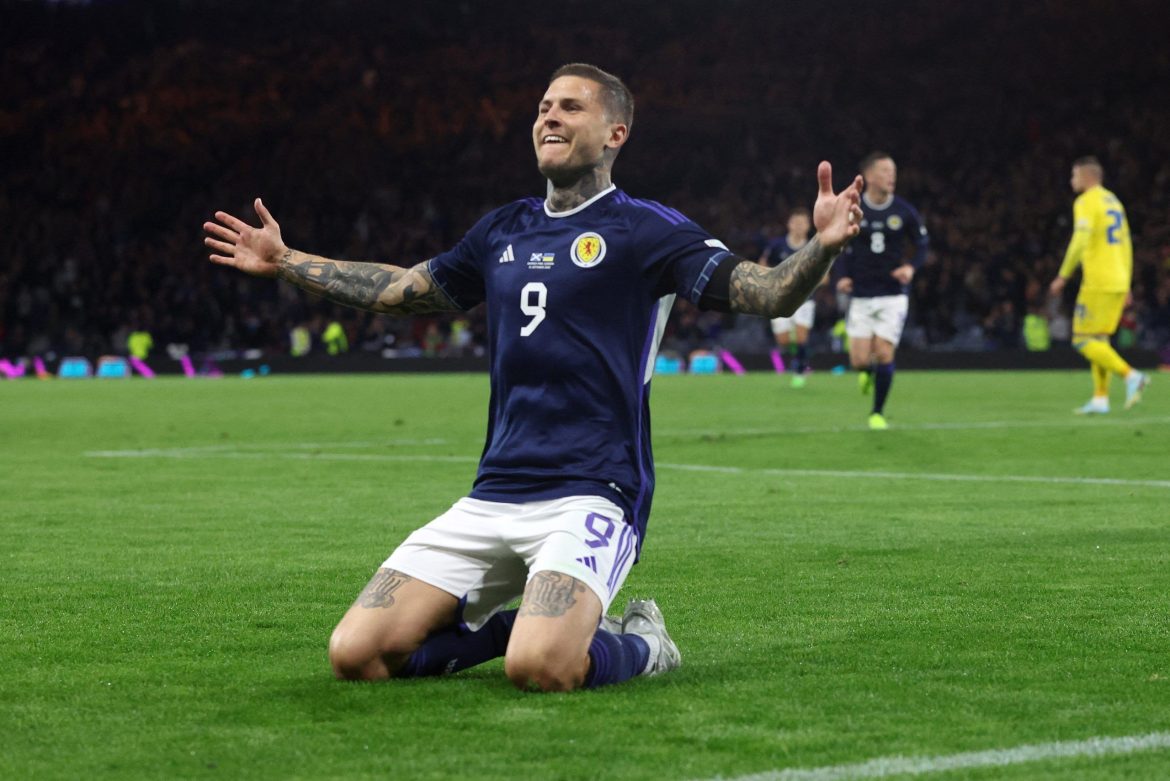 Rangers: Beale wants "dangerous" 6 ft 2 marksman as Defoe 2.0 at Ibrox