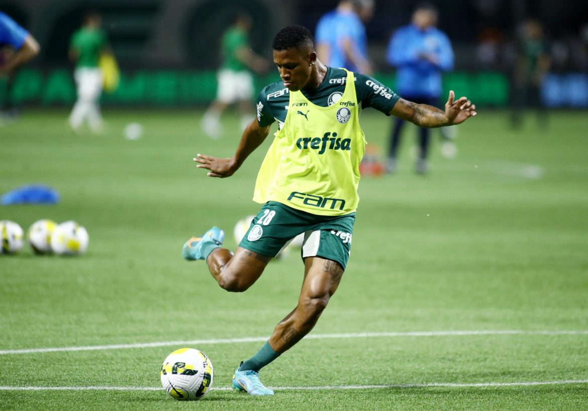 Arsenal plot move for Danilo in January